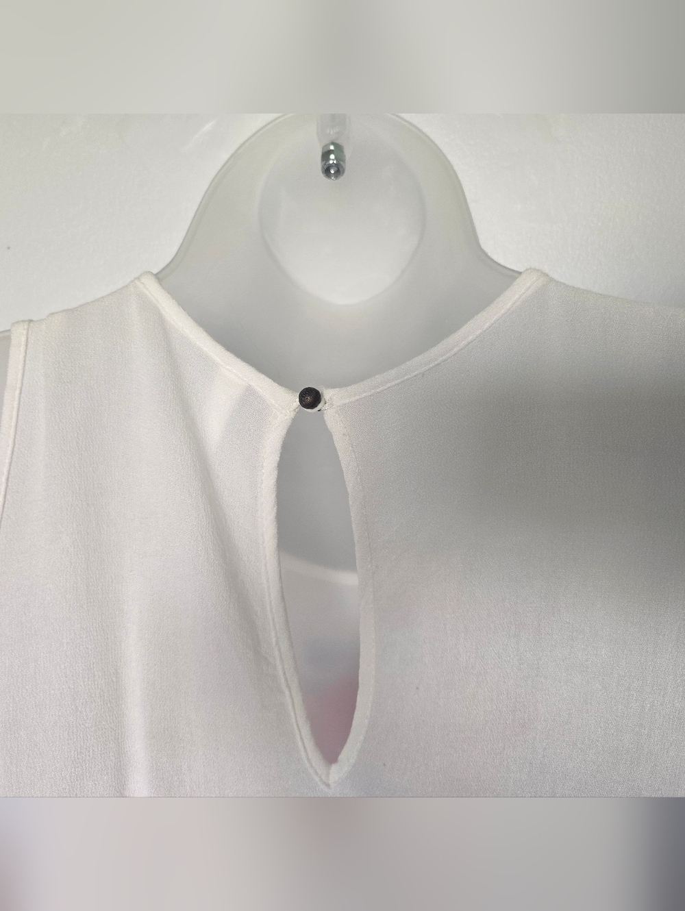 NWOT Xhilaration white sleeveless Embroidered Floral Tank Top Womens Size Medium - Picture 6 of 12